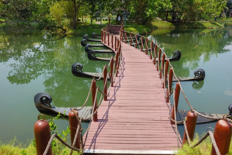 7 Days Kerala Tours from Cochin with Backwaters & Hills