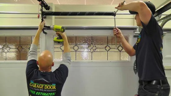 Fast Reliable Garage Door Repair Serving Los Angeles and Arizona