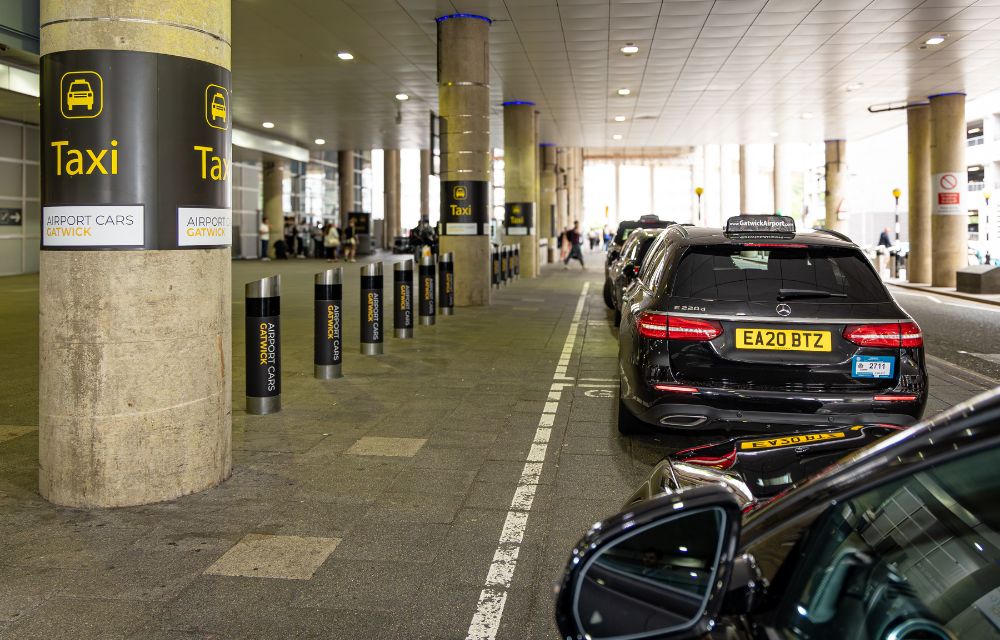 cheap taxi to Gatwick