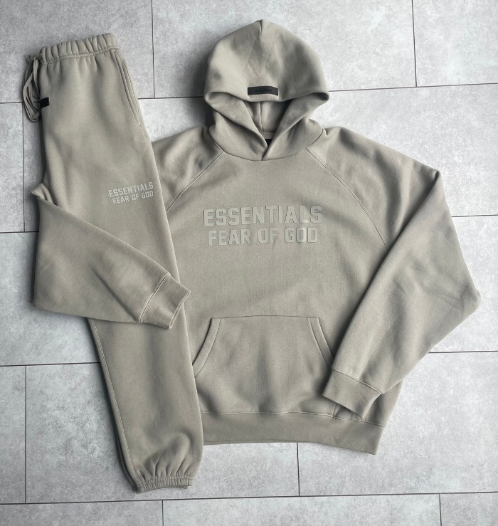 Essential Clothing for a Winter Layering Strategy