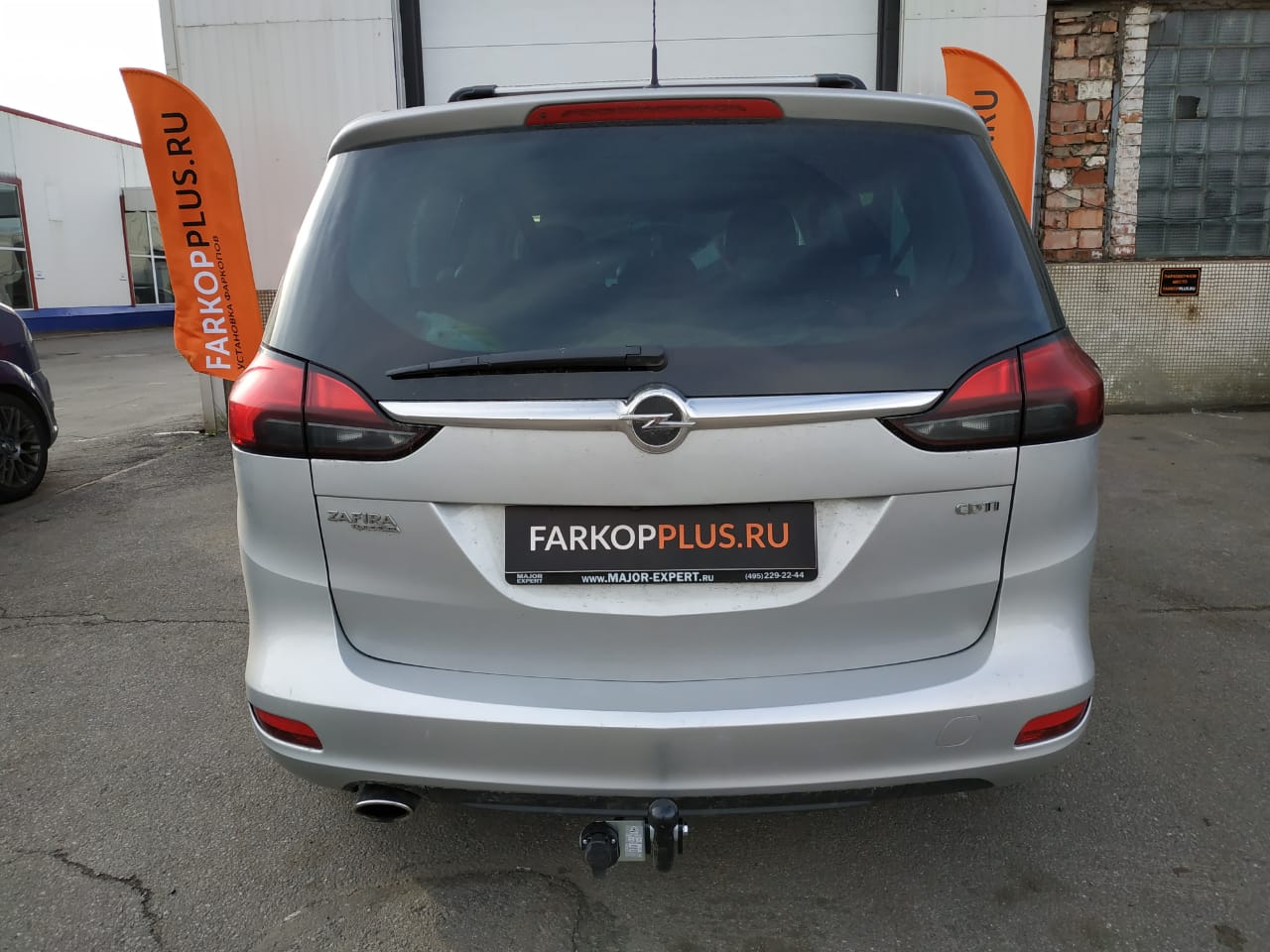 Exploring Lahore in Style: The Best SUV Rental Options Available