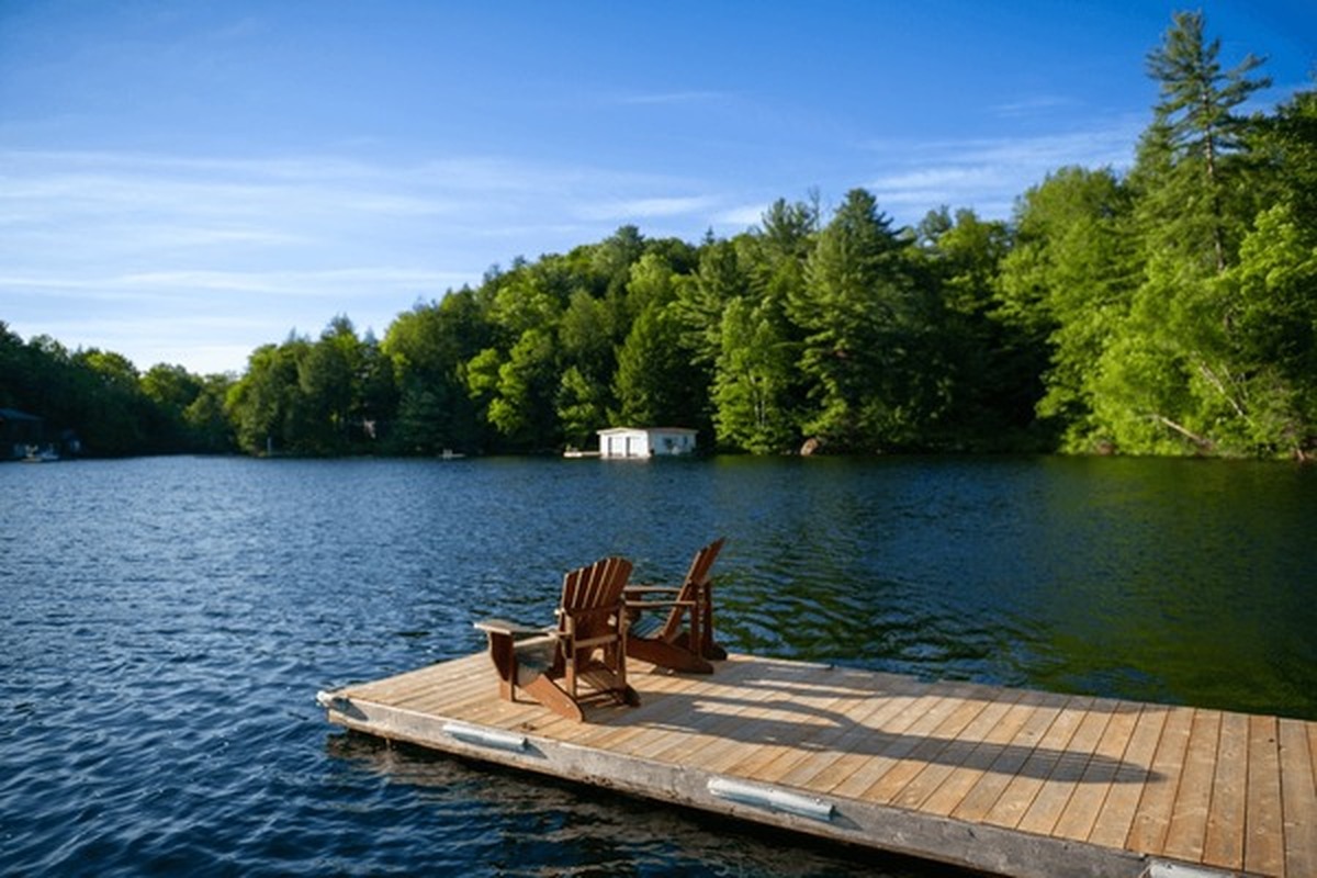 How to Plan the Perfect Cozy Stay in Muskoka for Any Season