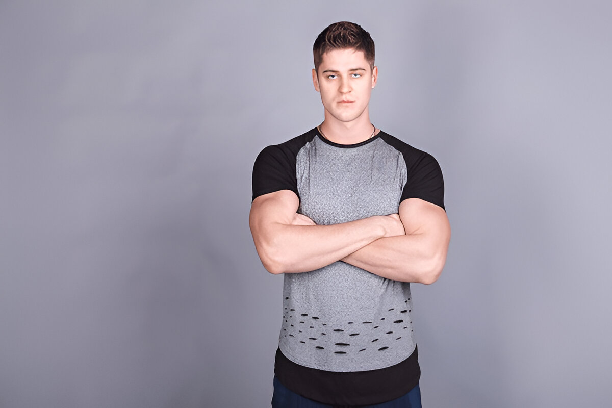 Top 10 Benefits of Wearing High-Performance Unisex T-Shirts for Athletes