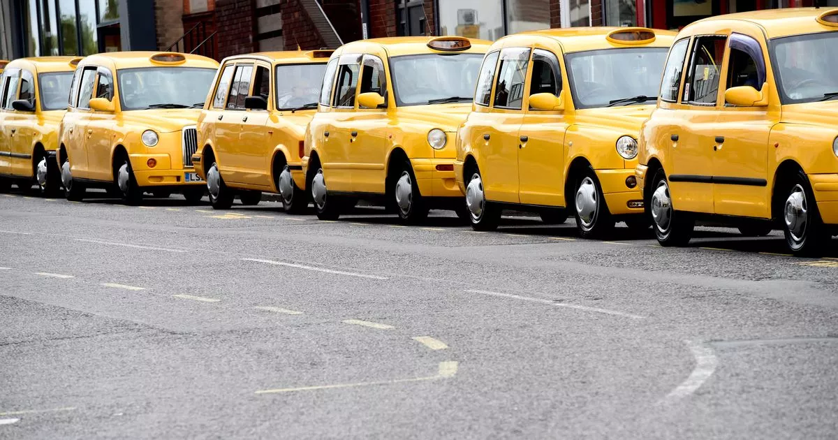 Family & Group Travel – Minibus Hire in Denton